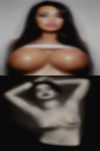 Krystalleoverlock, naked woman